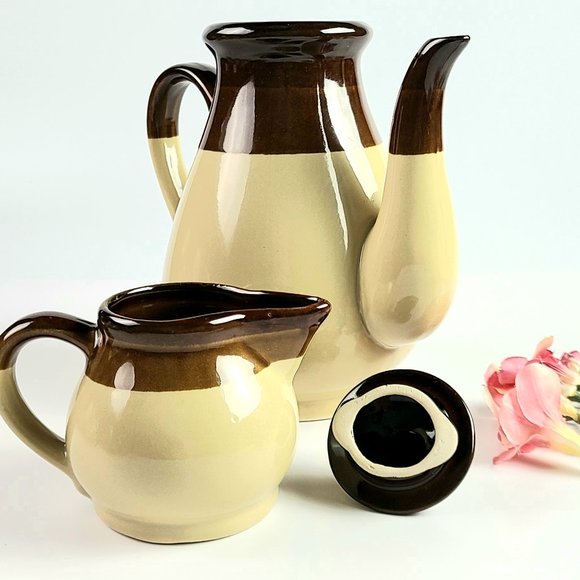 Vintage - Beige/Brown Tea Set with Creamer & 4 Cups - 7 Pieces - Made in Taiwan - Picture 5 of 12